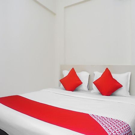 Oyo 16007 Sk Executive Hotell Yerandwane Exteriör bild